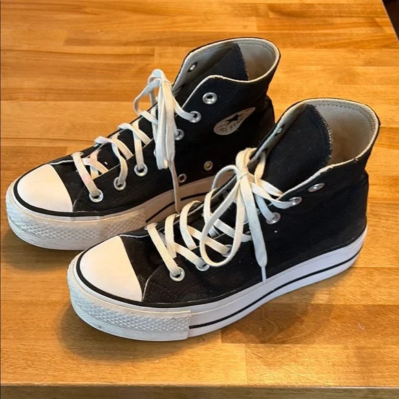 Converse Women’s Chuck Taylor All Star Lift Platform Canvas High Top Shoes - Picture 2 of 8